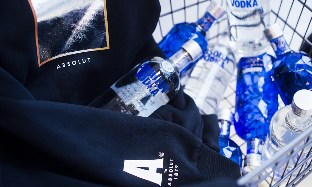 ABSOLUT. x CLOT 联名服装系列登场